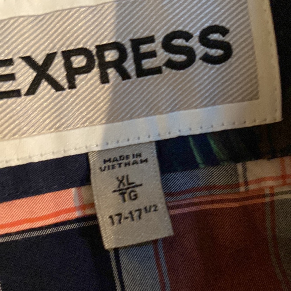 Men’s button down - Picture 4 of 6